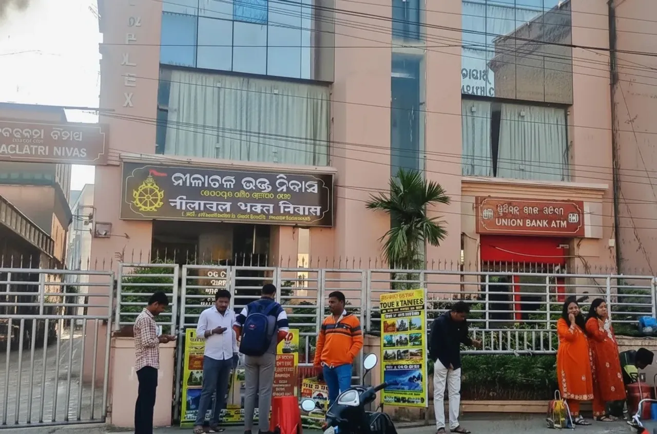 Puri Bhakta Nivas parking fee slashed for four-wheelers after public backlash