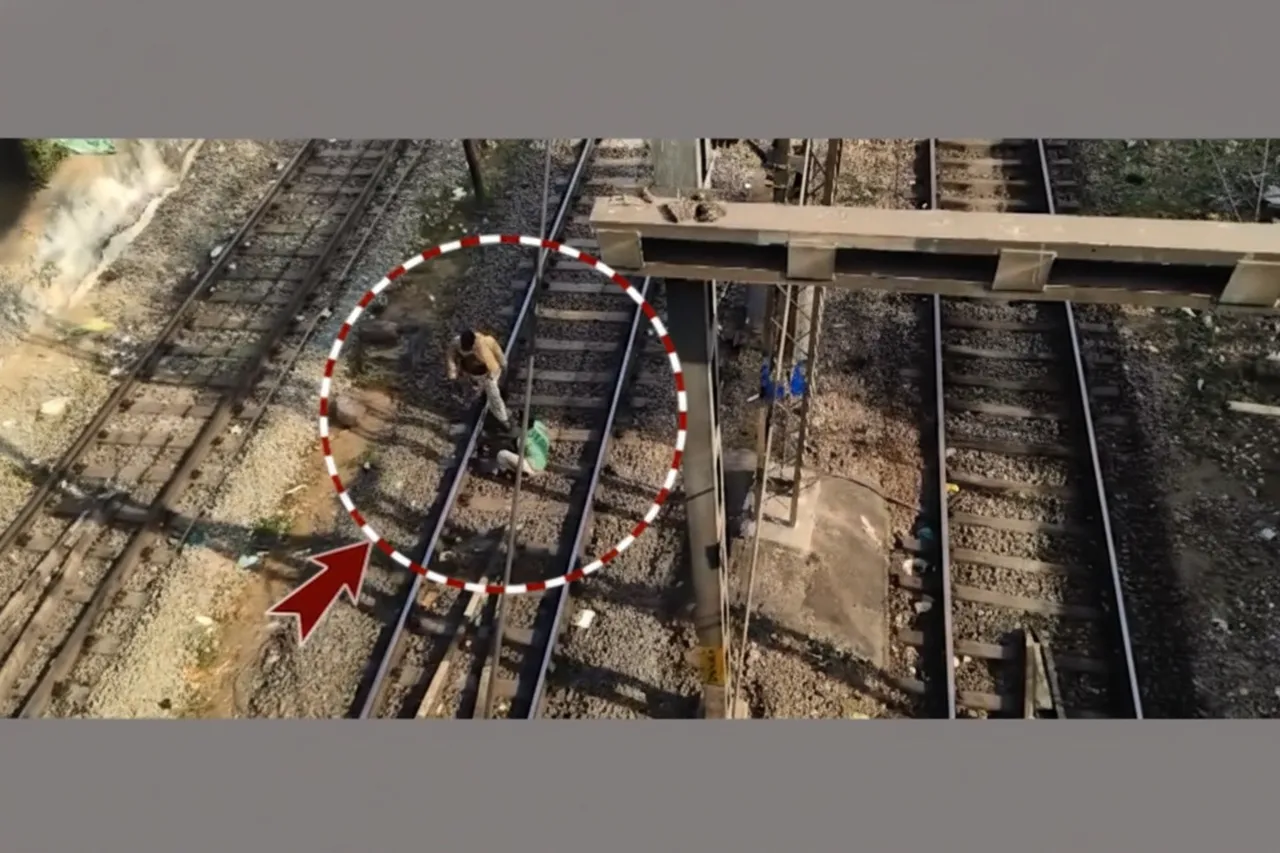 Drunk man creates ruckus, stops Vande Bharat train for 45 minutes in Bhubaneswar