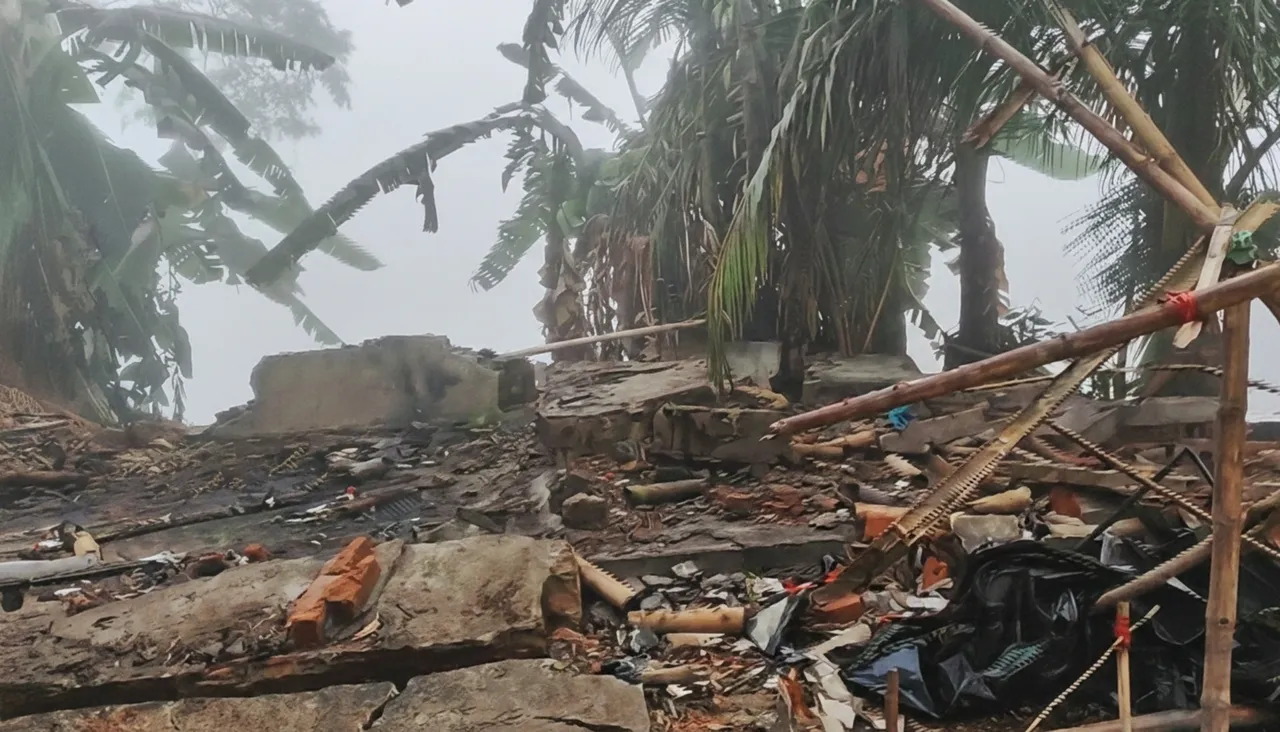 Khordha firecracker clast claims one life