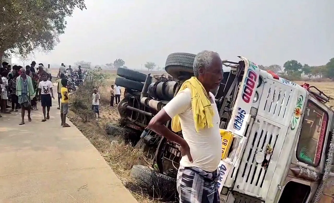 Four critically injured after Jatra troupe truck overturns in Odisha