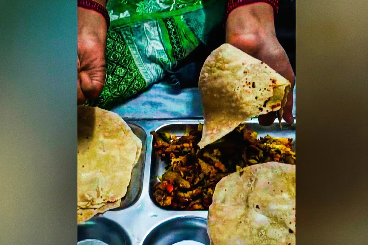 Insects in Bhubaneswar BJB college hostel food sparks resentment among students