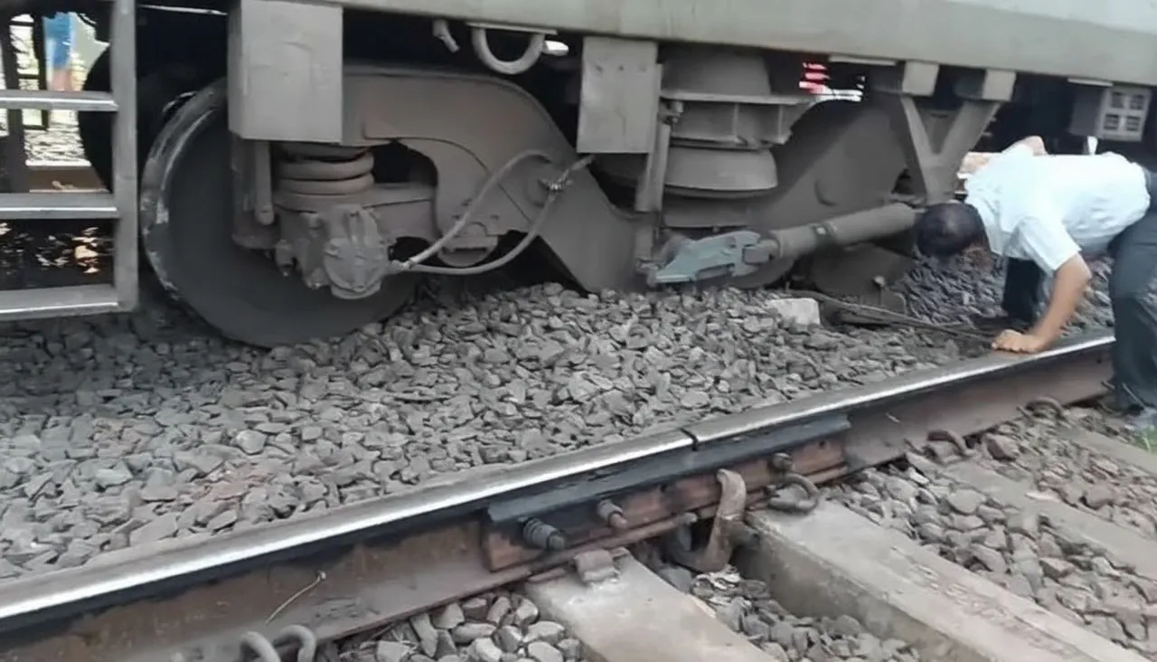 Chennai- New Jalpaiguri express train derails in Jajpur