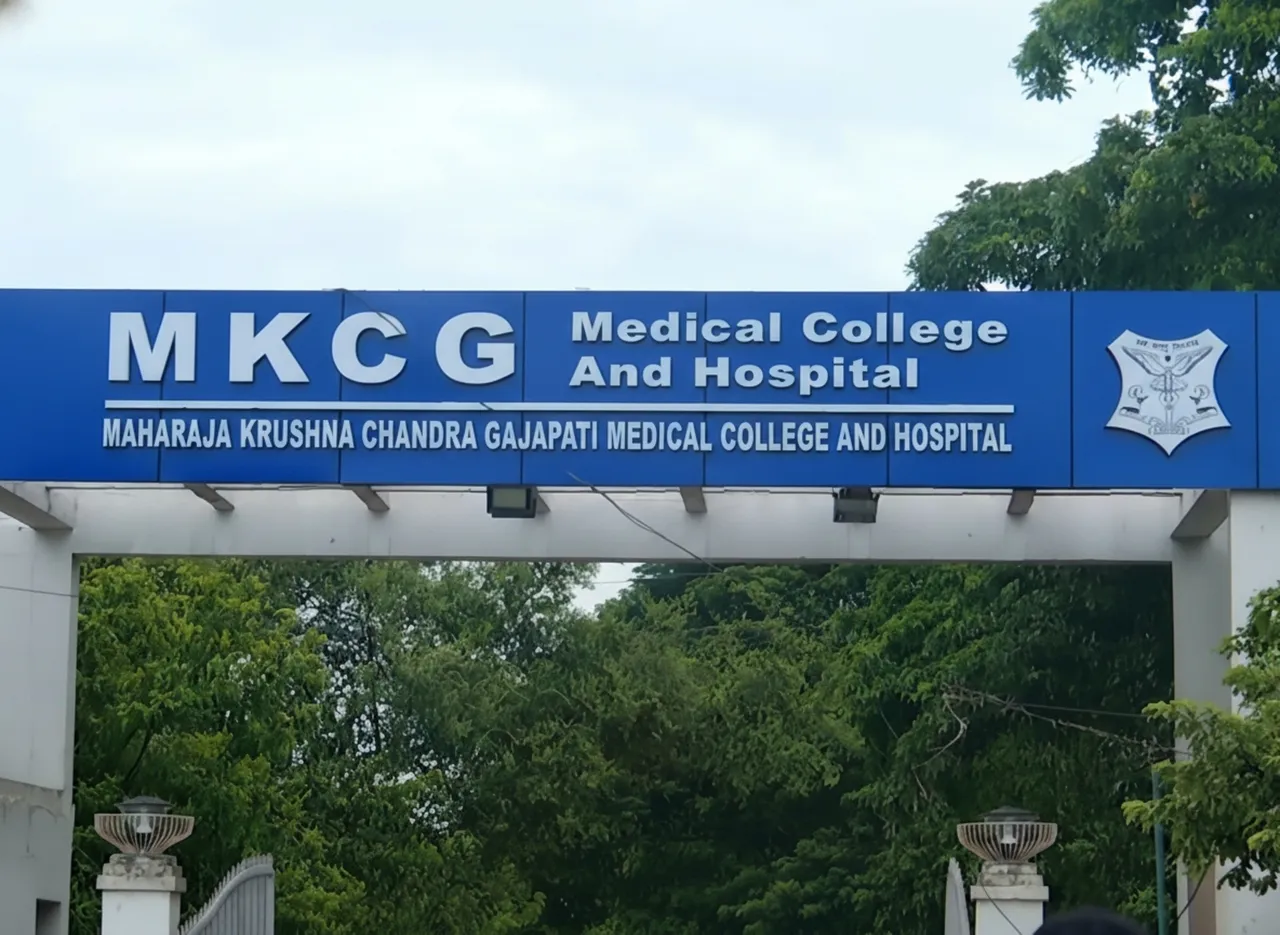 PEO consumes poison after lady Additional Tahsildar accuses him of misbehaviour in Odisha