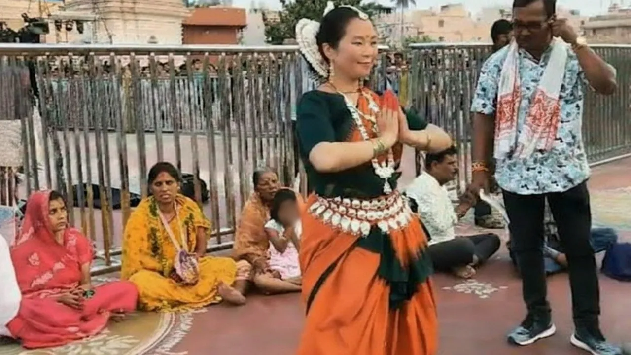 Taiwan devotee performs Odissi dance at Puri Srimandir’s Singhadwar, draws applause