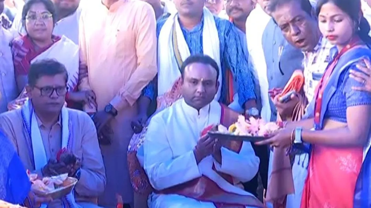 BJP MP Baijayant Panda and Sadguru Madhusudan Sai