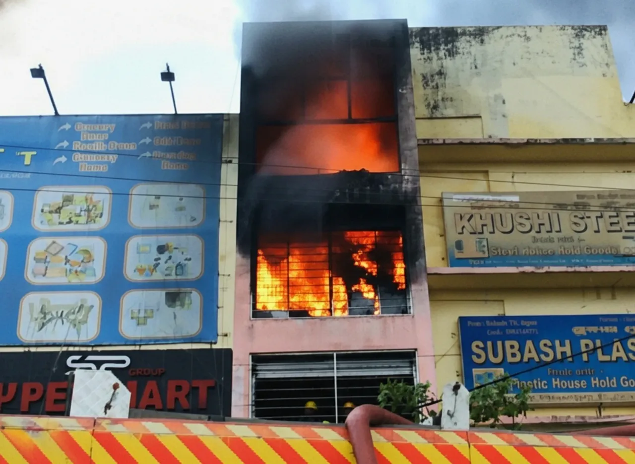 Massive fire freaks out at Bhubaneswar supermarket; property worth lakhs reduced to ashes
