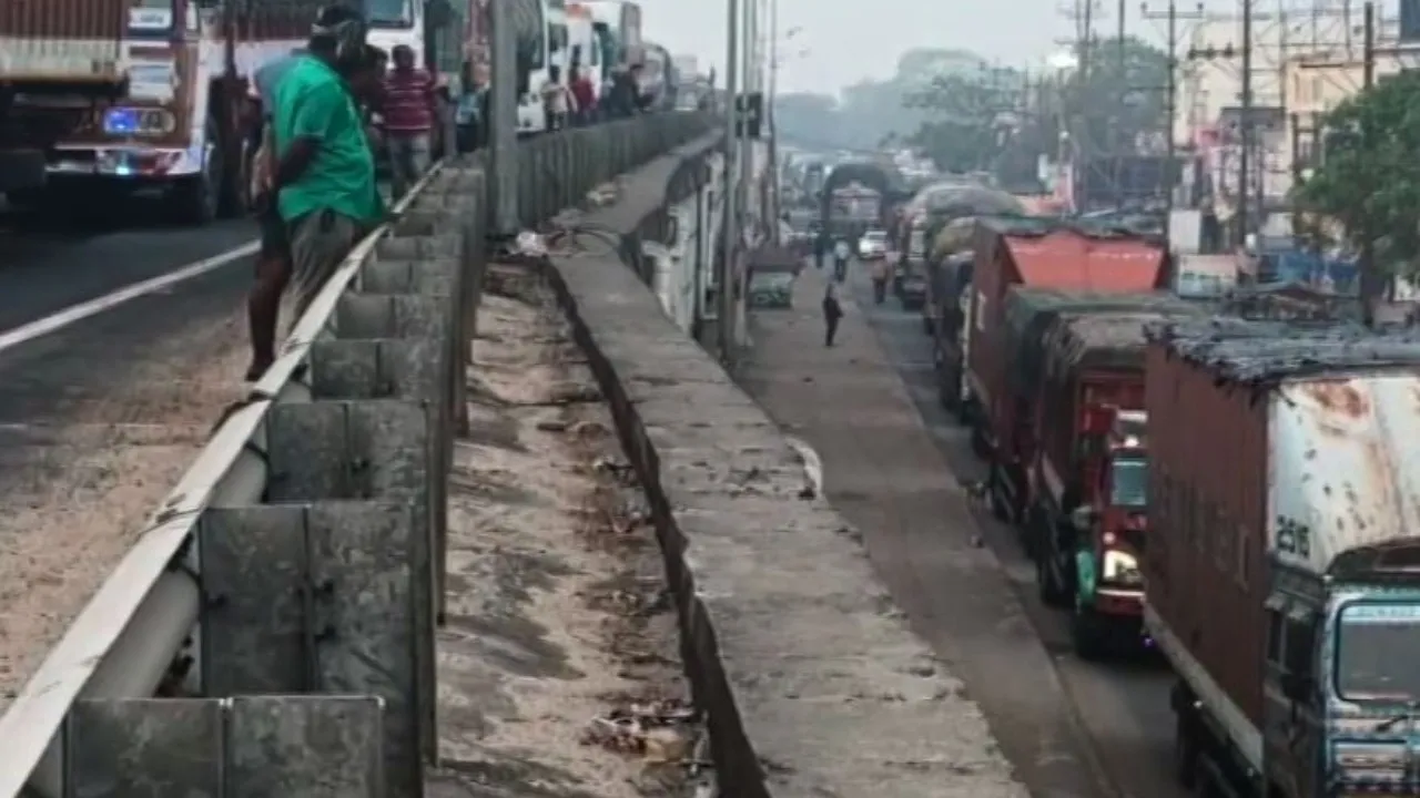 Truck breakdown, ongoing work trigger major traffic disruption on NH-16 in Bhadrak