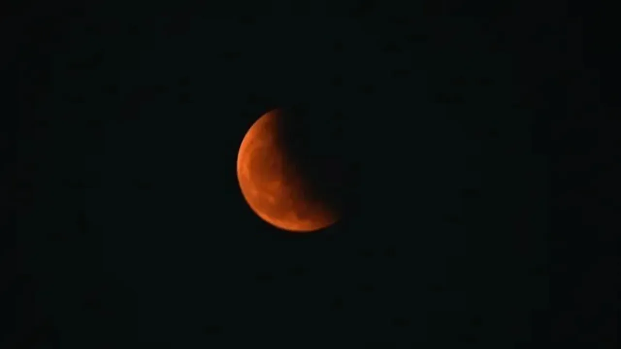 Total lunar eclipse on March 3