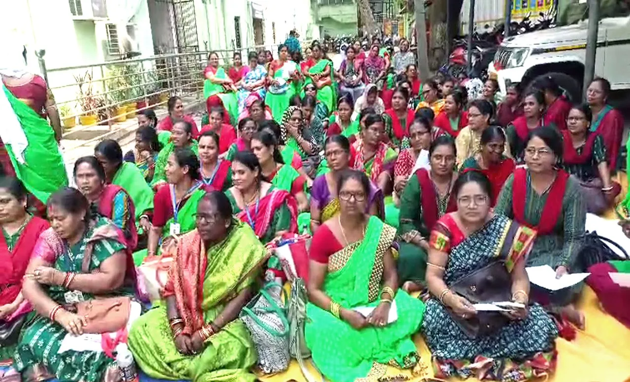 Hundreds of women health workers in Odisha launch indefinite dharna