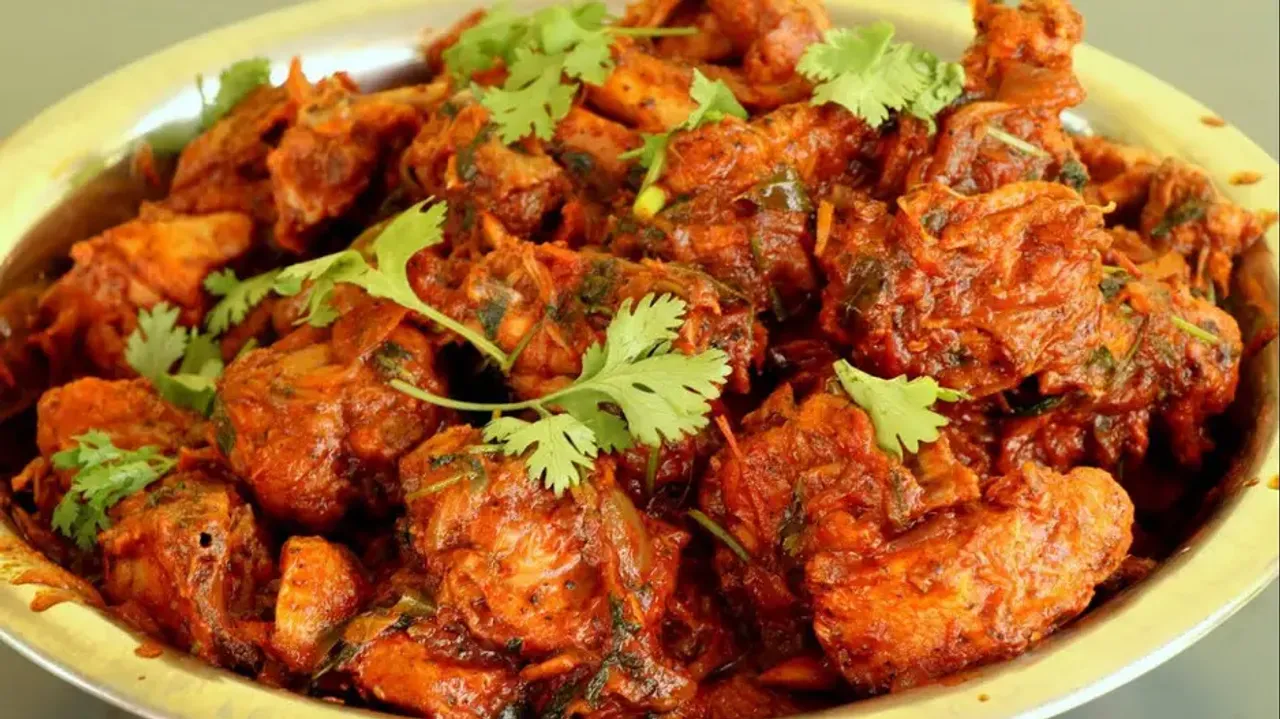 Kadhai Chicken- Try this popular Indian chicken dish for your next meal