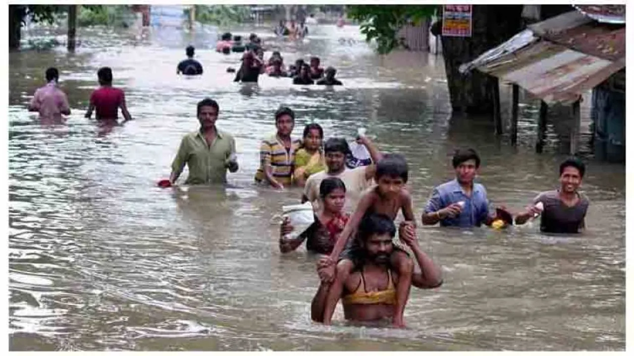 Bengal government announces Rs 10 cr to Kerala