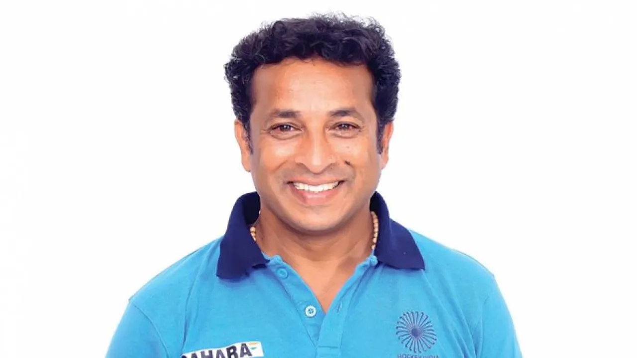 Junior hockey coach to work on improving communication skills in national camp