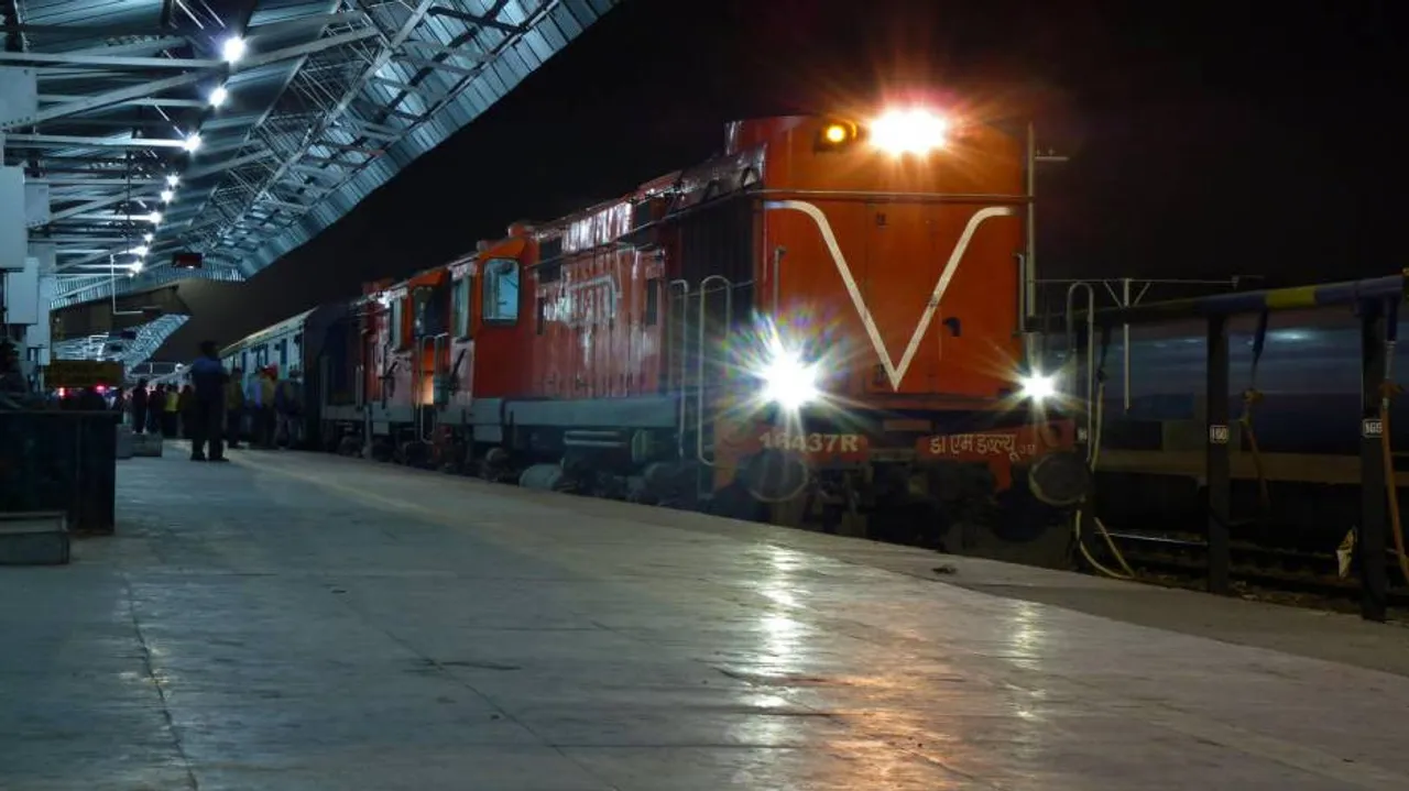 Smoke emanates from AC coach in Samleshwari Express; Bogie changed