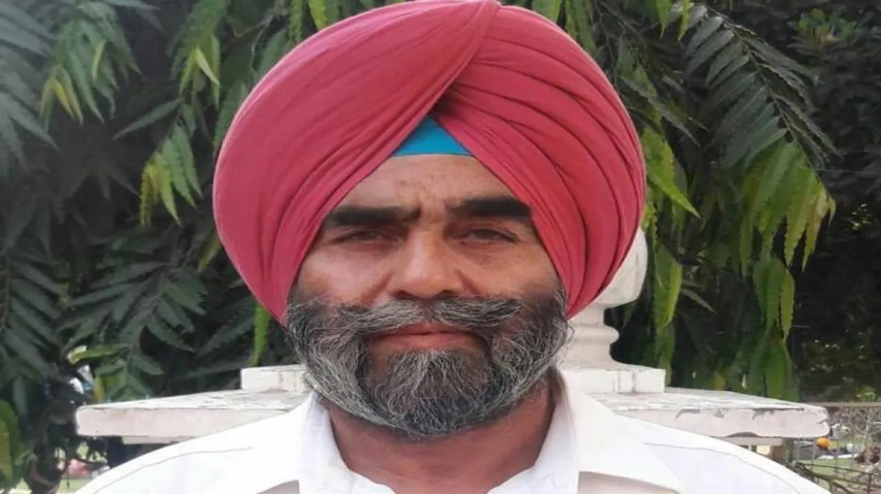 AAP leader joins BJP along with supporters