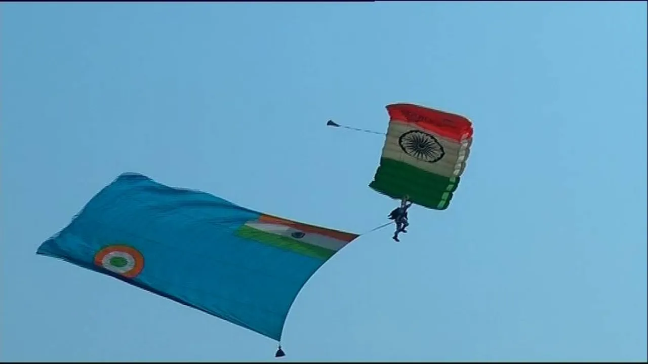 Hundreds left awestruck at Air Show by IAF’s display