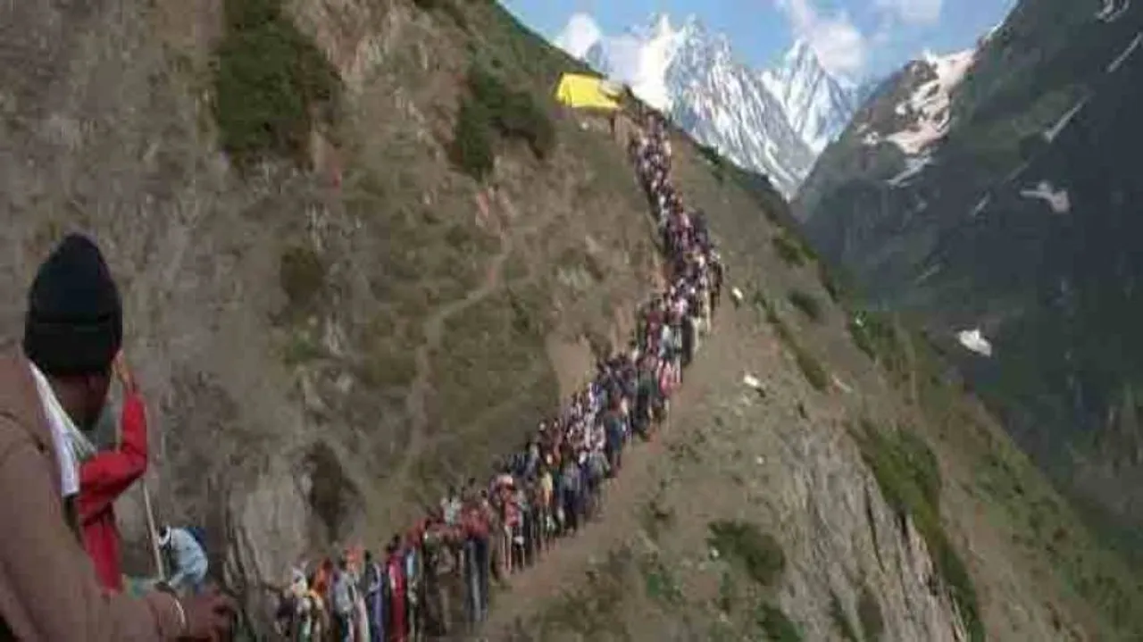 Amarnath Yatra resumes, 137 pilgrims leave for Kashmir Valley