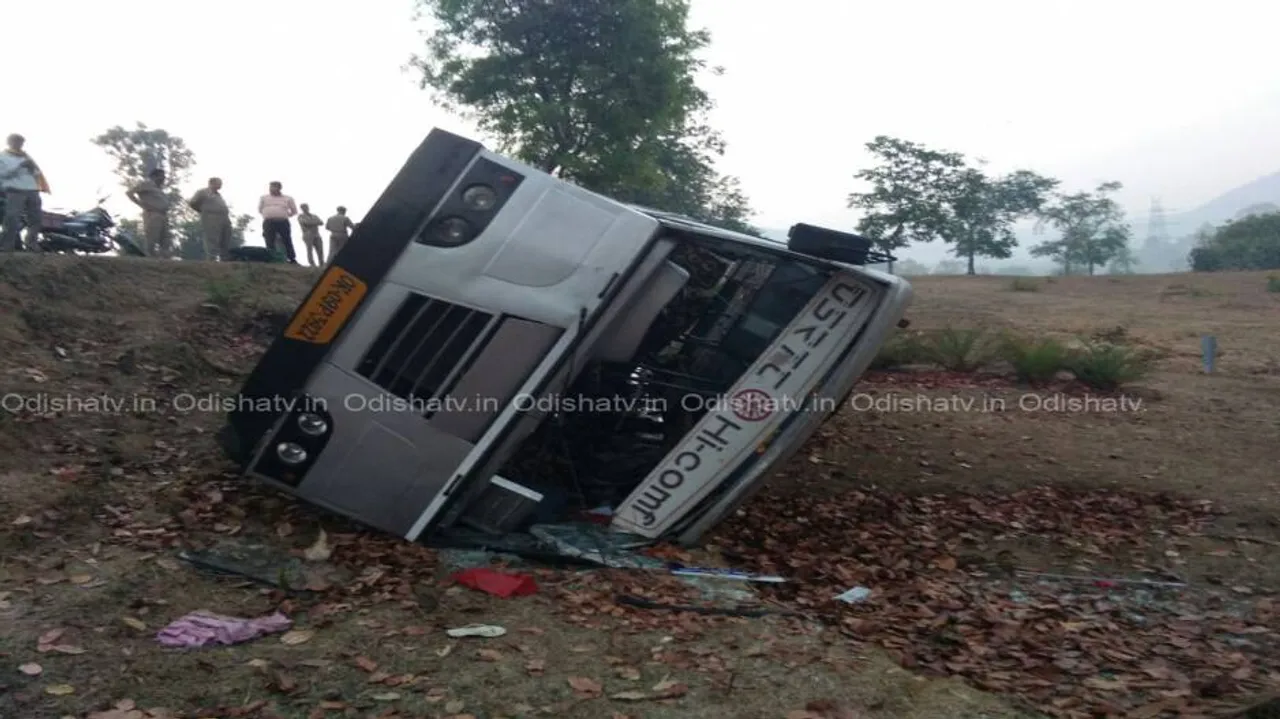 More than 20 hurt in OSRTC bus mishap near Boinda