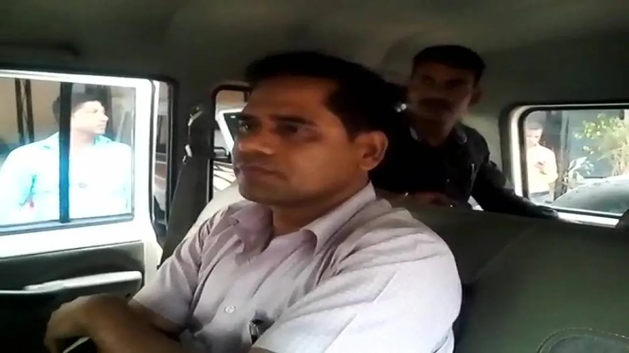 EOW nabs chit fund company director