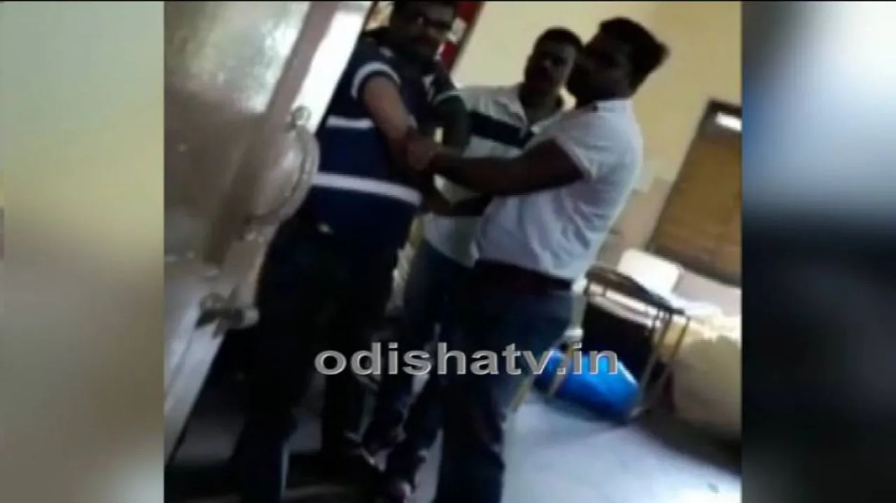 Man beaten up for opposing uniform sale at CBSE-affiliated school