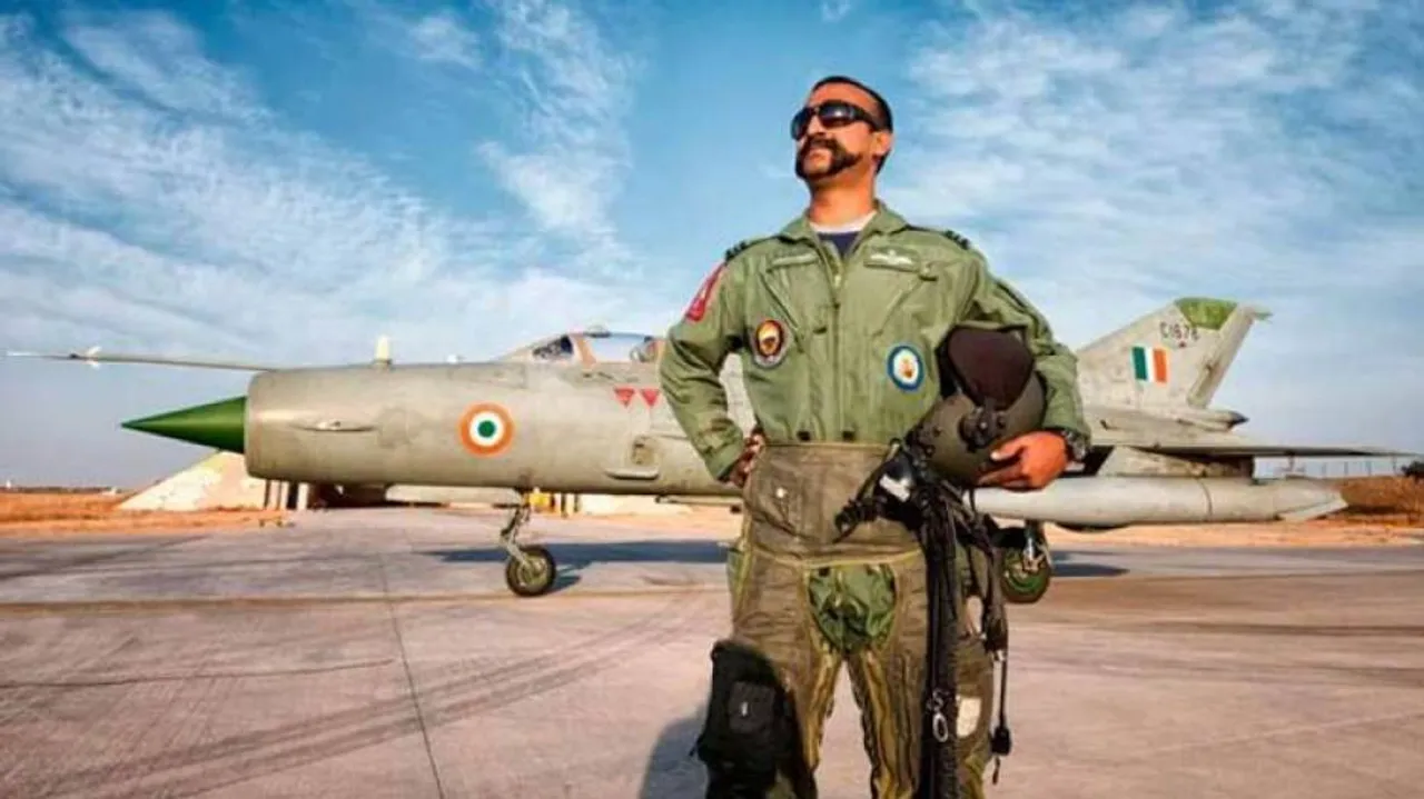 Abhinandan flies MiG-21 in Hindon on Air Force Day [WATCH]