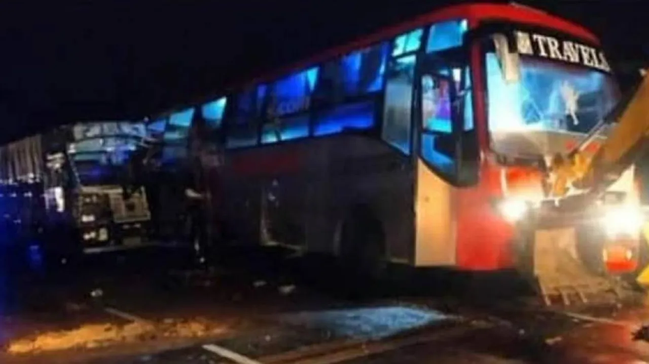 18 Killed In UP As Truck Rams Into Stationary Bus