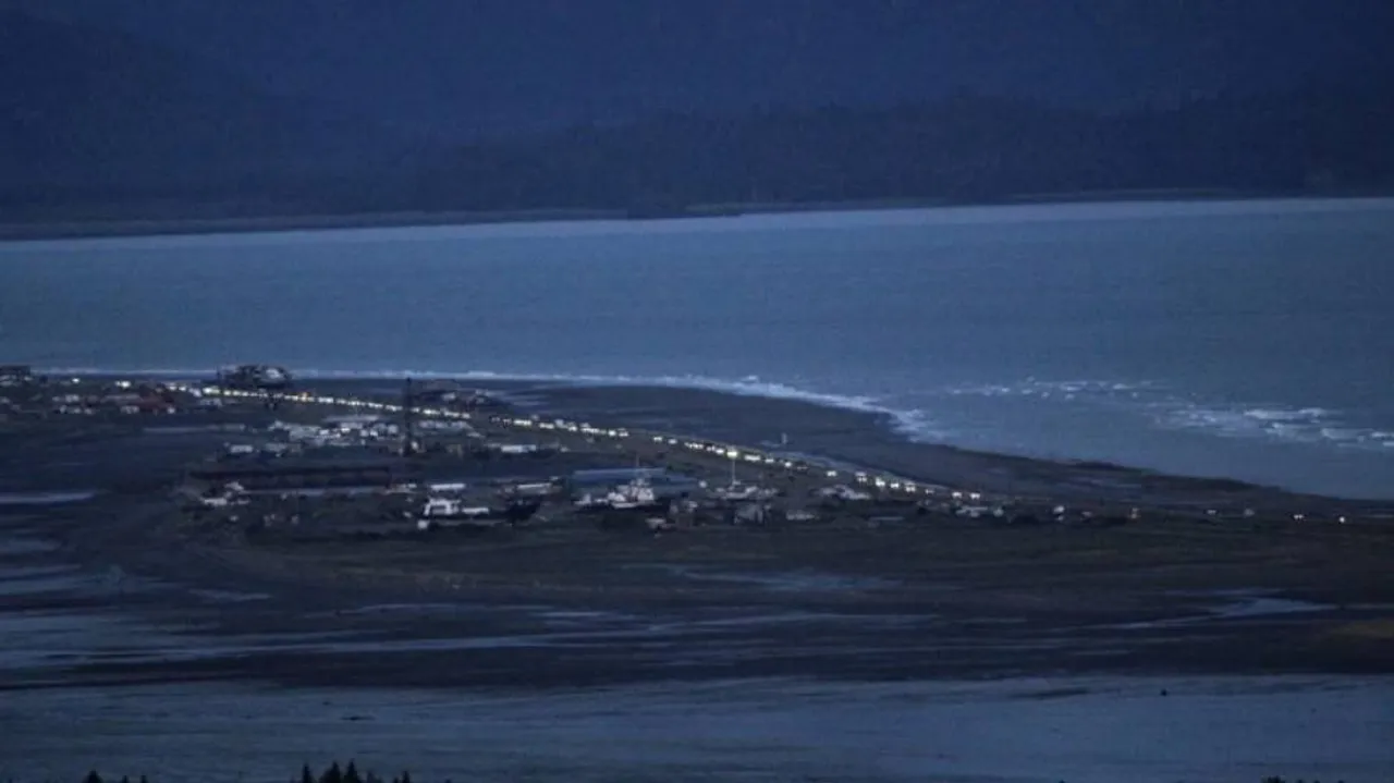 Tsunami Alert After 7.8 Magnitude Quake Strikes Off US Coast