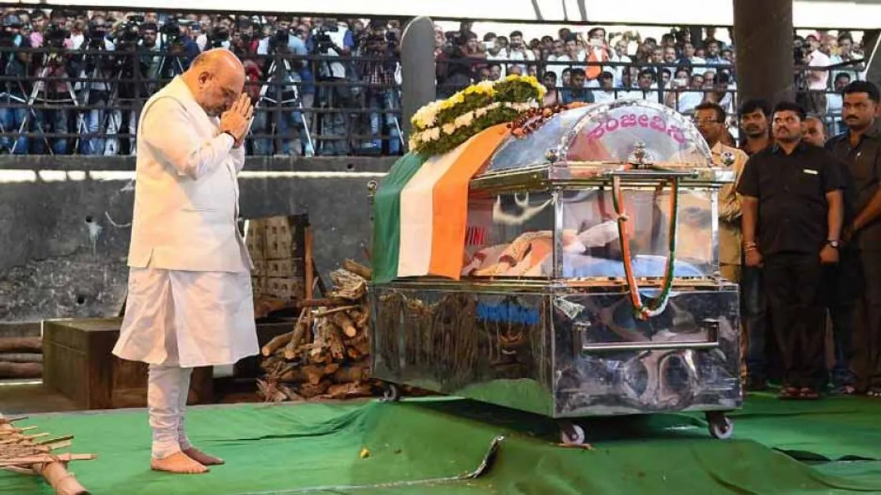 Hundreds bid adieu to Ananth Kumar at state funeral