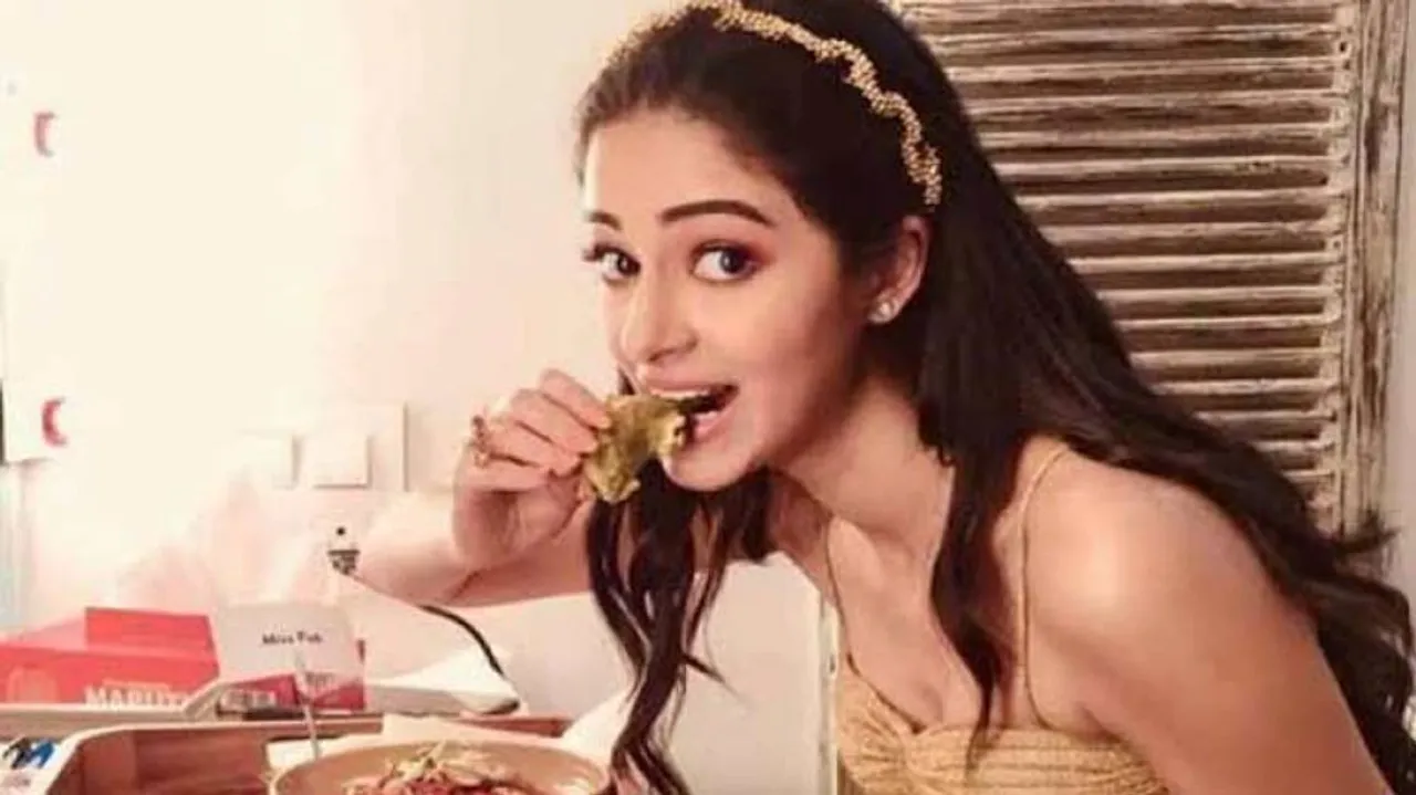 Ananya Panday Has No Time To Eat? Here’s How She Takes A Bite Amid Hectic Schedule (Watch)