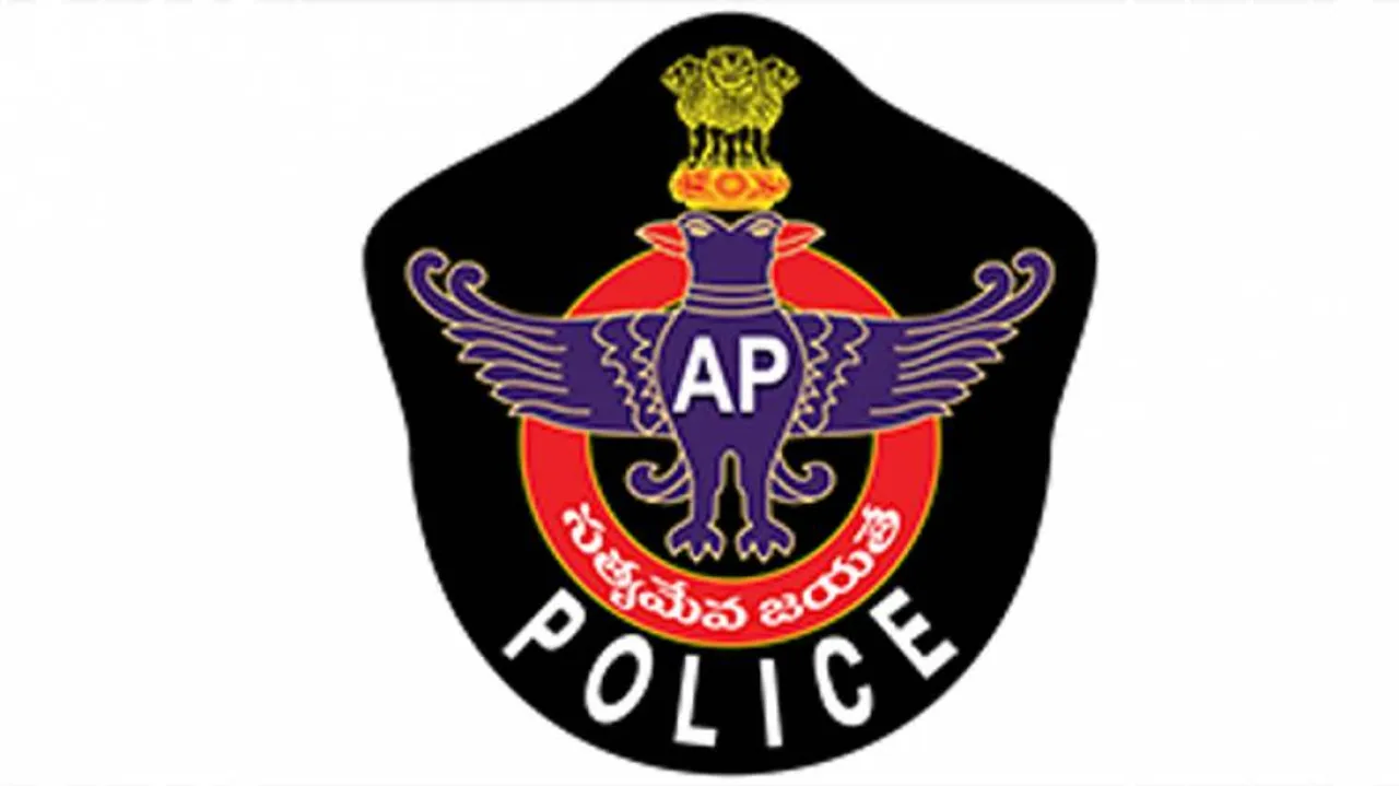 Andhra cops giving helmets, documents instead of challans