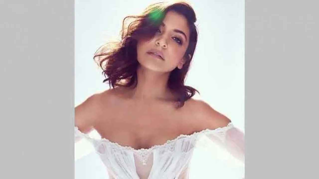 Anushka Sharma Stuns Deepika Padukone
