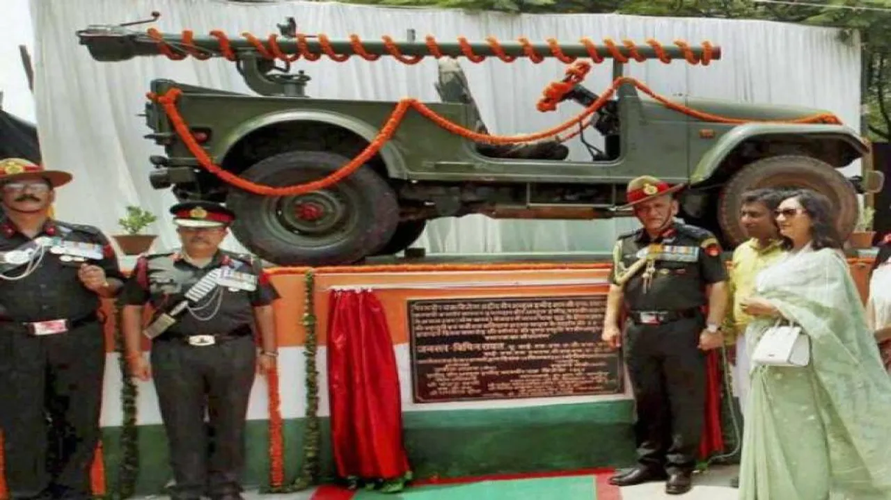Army chief unveils memorial of 1965 war hero Abdul Hamid