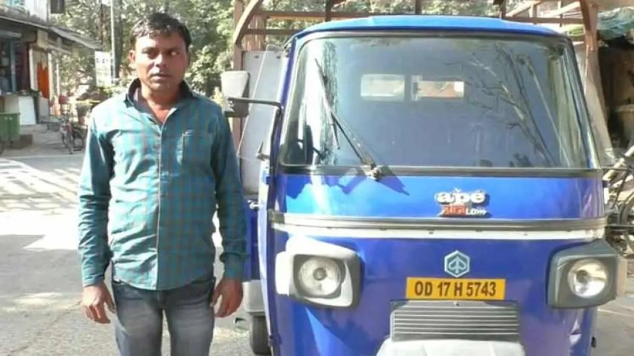 Bizarre! Auto Rickshaw Driver In Odisha 'Fined For Not Wearing Helmet'