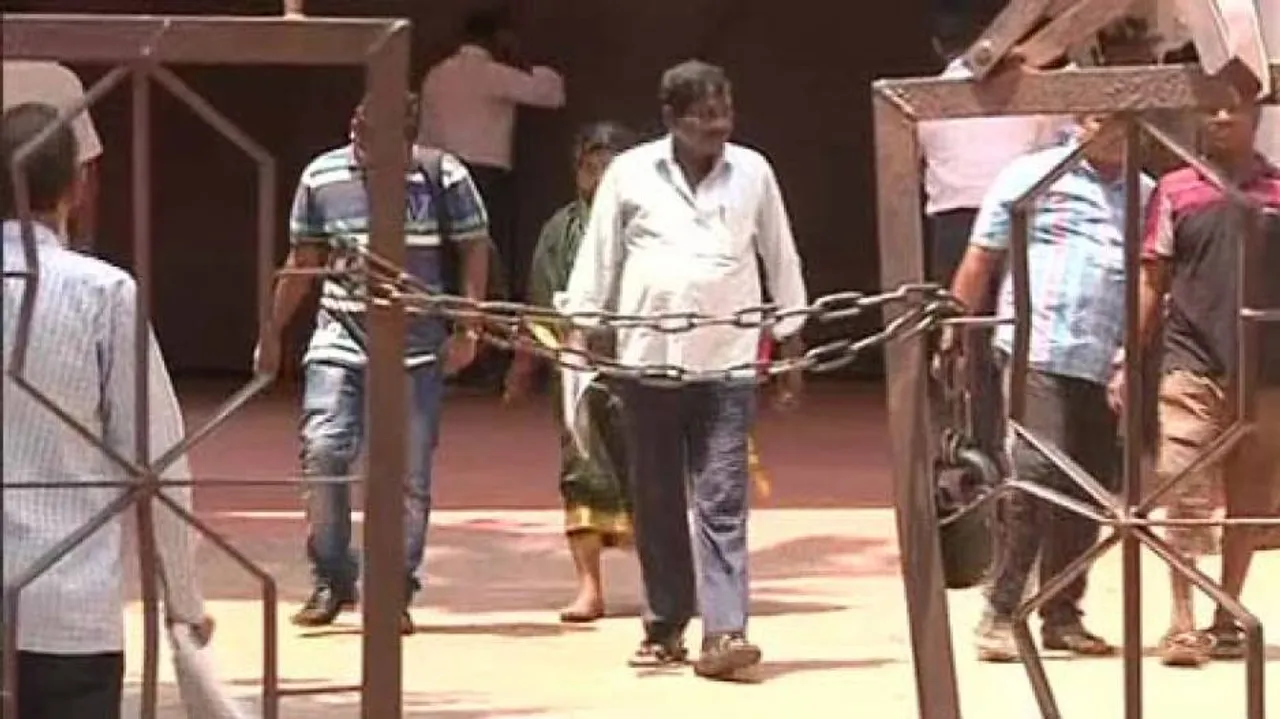 Maoists' protest: ADG visits Jharapada jail to hold talks