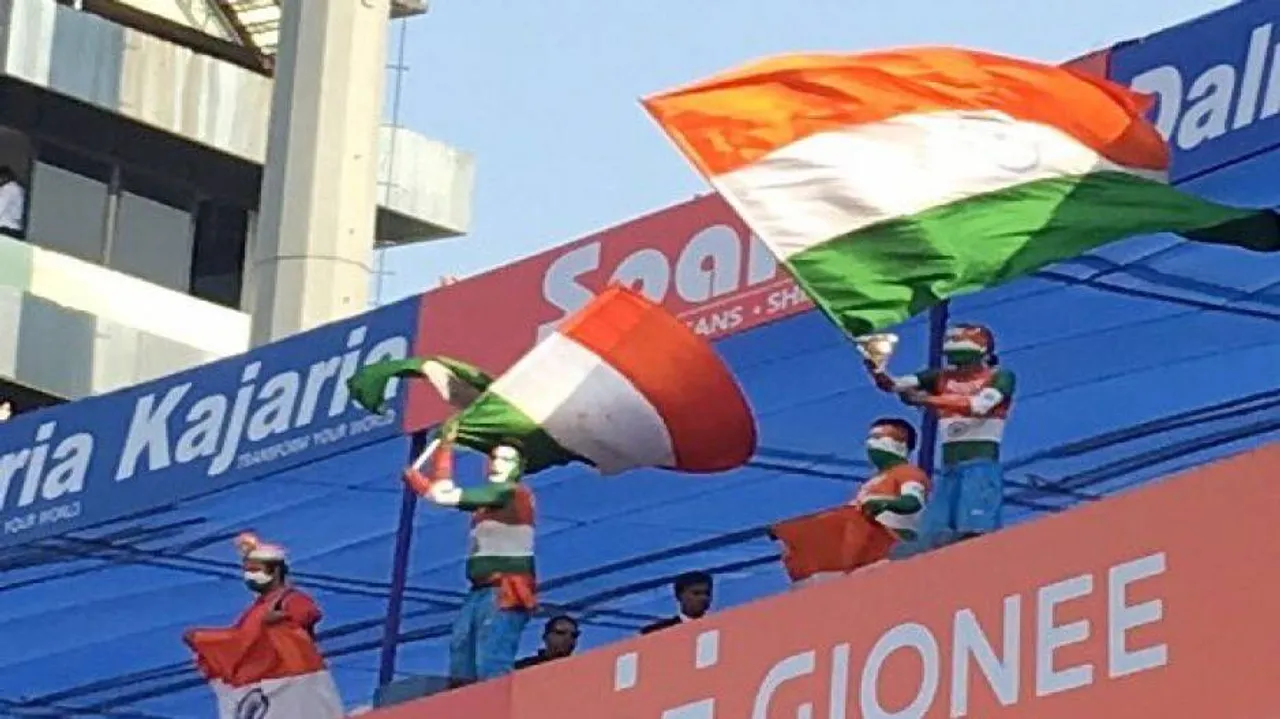 Second ODI: Yuvraj, Dhoni propel India to massive 381/6