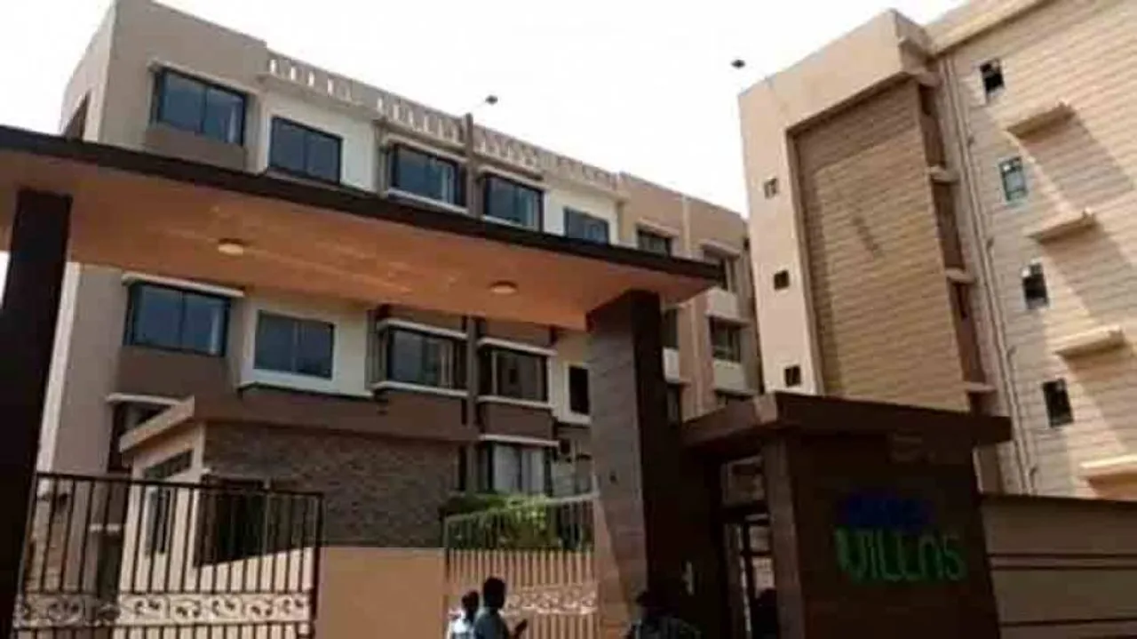 Bhubaneswar woman dies after 'jumping off' apartment roof