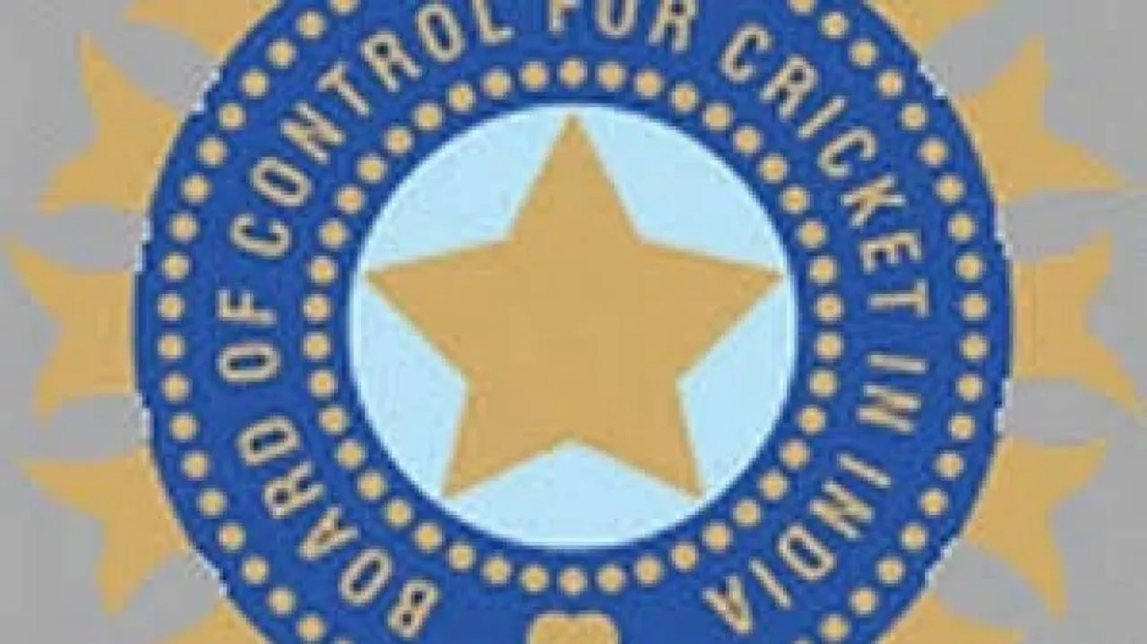 BCCI AGM on Nov 20, Shastri to stay on till 2015 World Cup