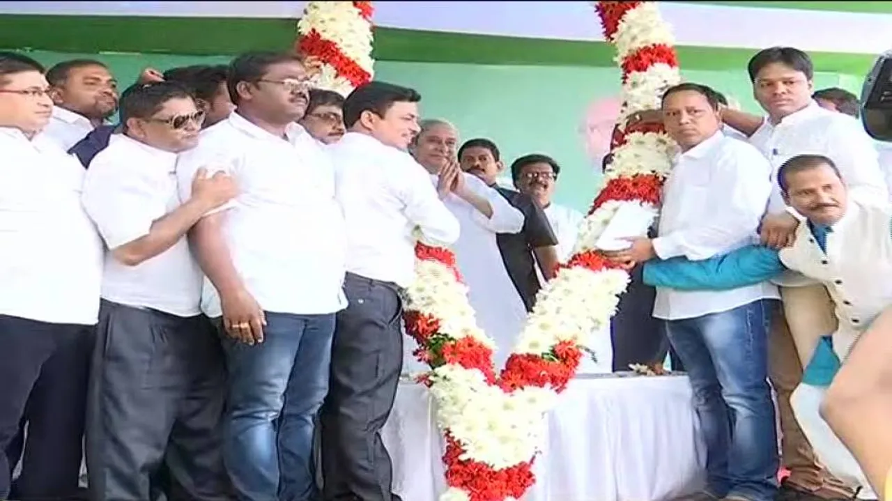 Cong, BJP supporters from Kendrapara join ruling-BJD