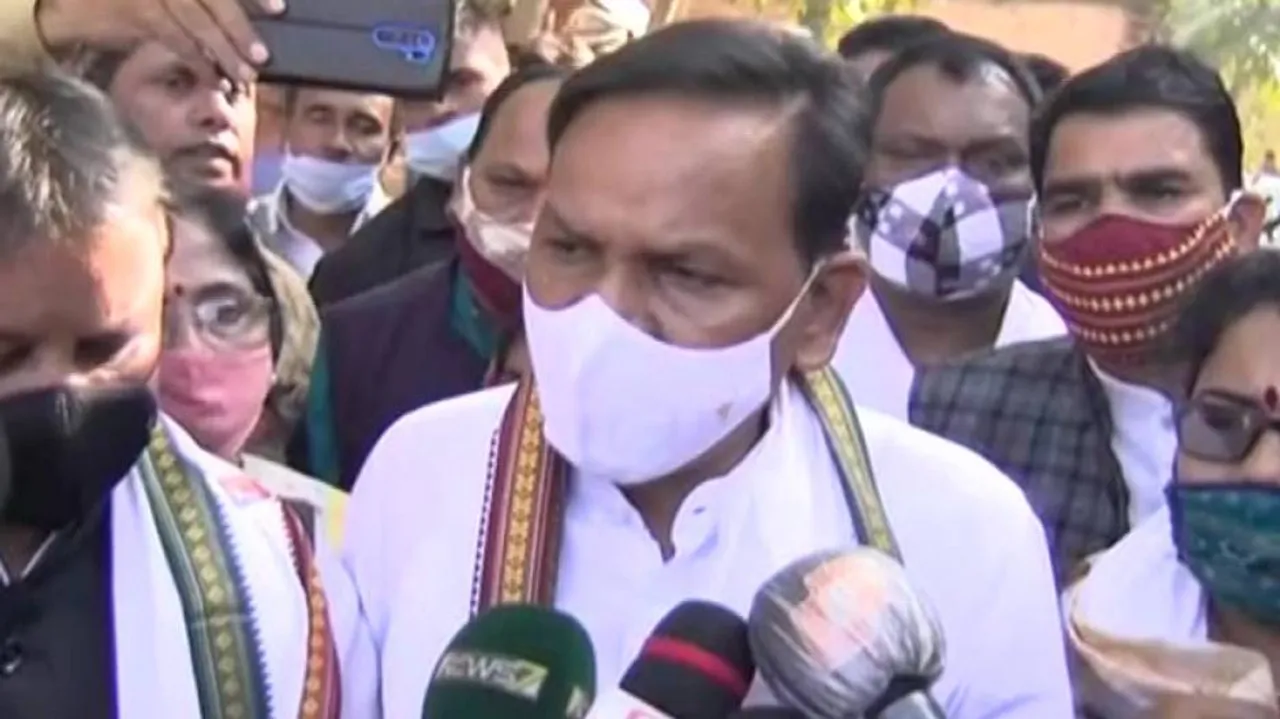 BJP Delegation Meets Pari's Family, Reiterates Demand For Minister's Scalp