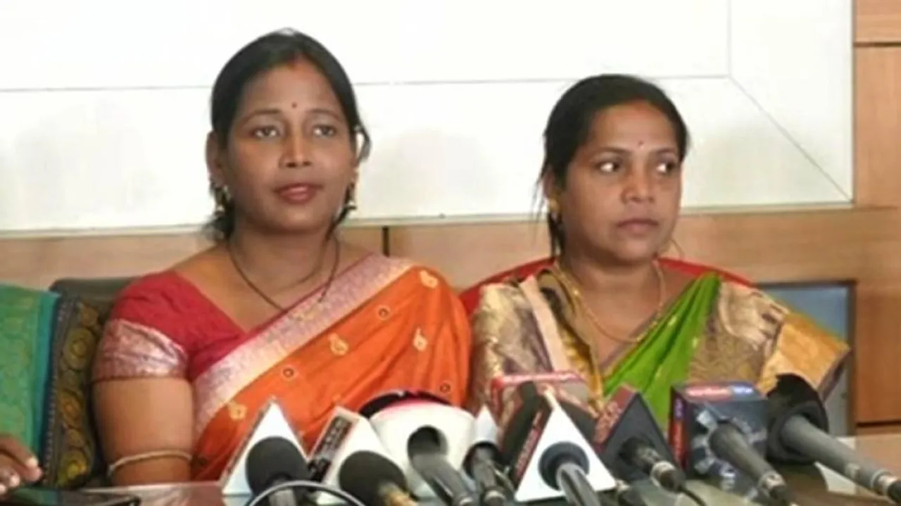 Ex-BJD corporators' press meet against Aparajita Sarangi turns into blooper