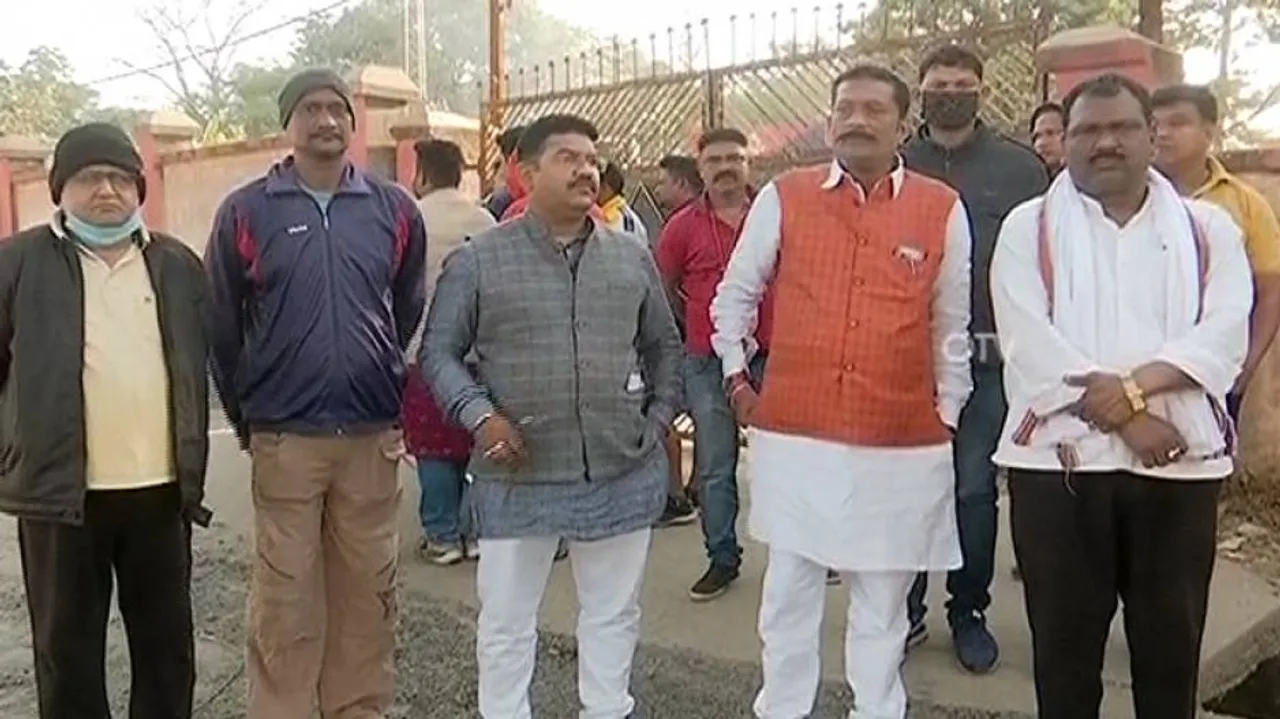 Odisha BJP 'Suspends' Dharna In Sambalpur Police Station Over Farmers' Issue