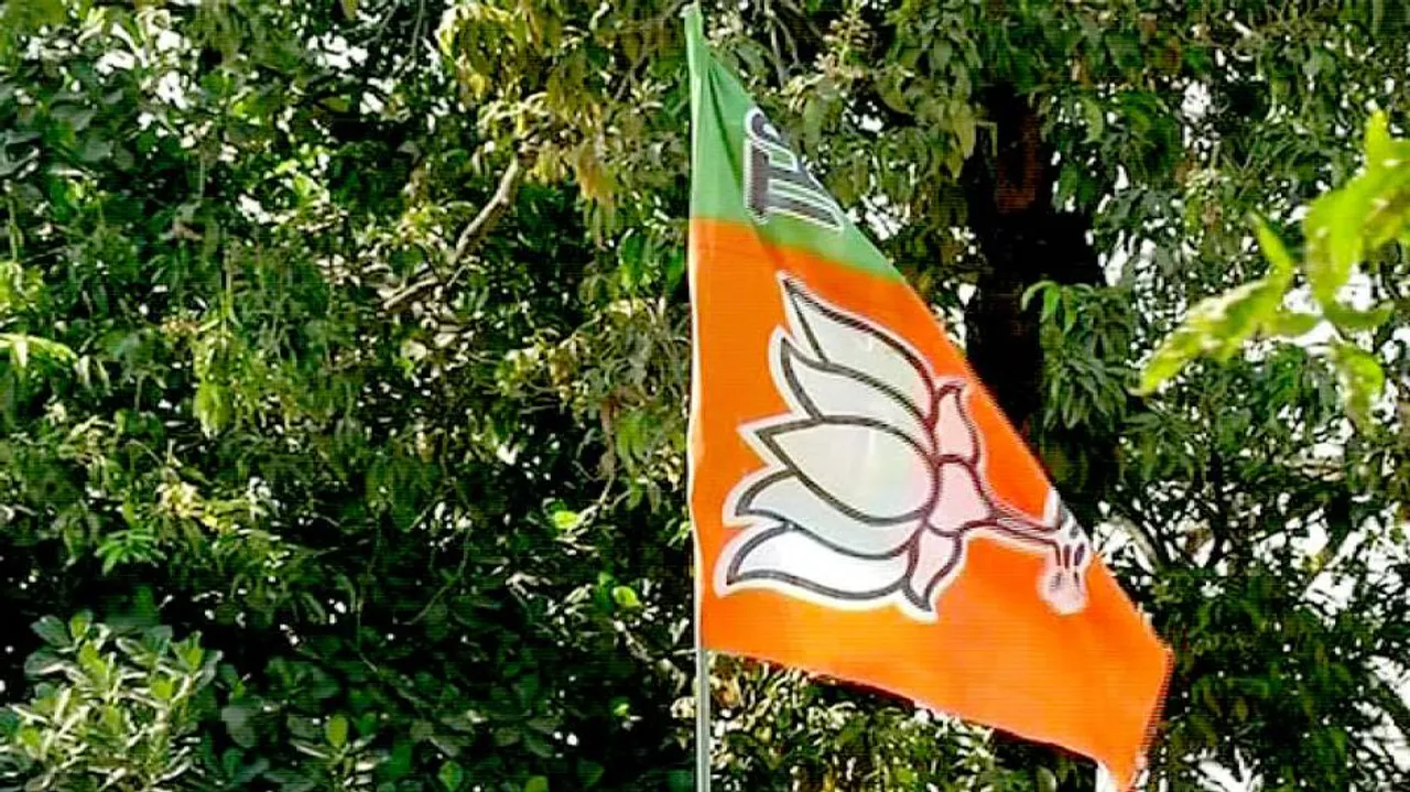 Block office gheraoed by BJP workers in Nuapada