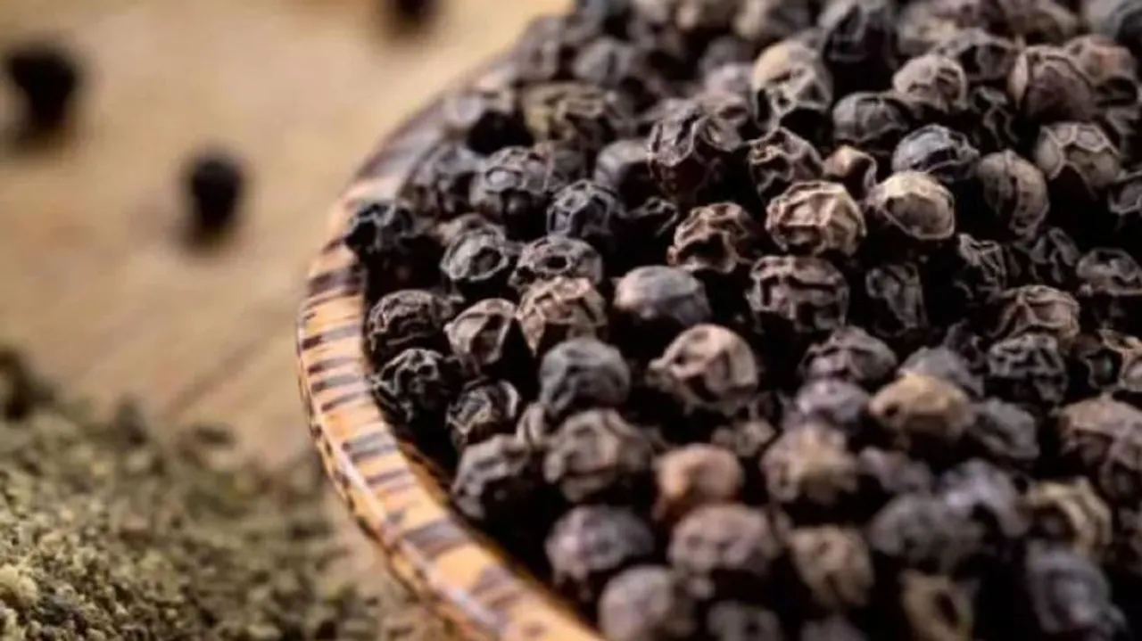 Weight Loss: On Independence Day Vow To Get Rid Of Stubborn Belly Fat, Use Black Pepper