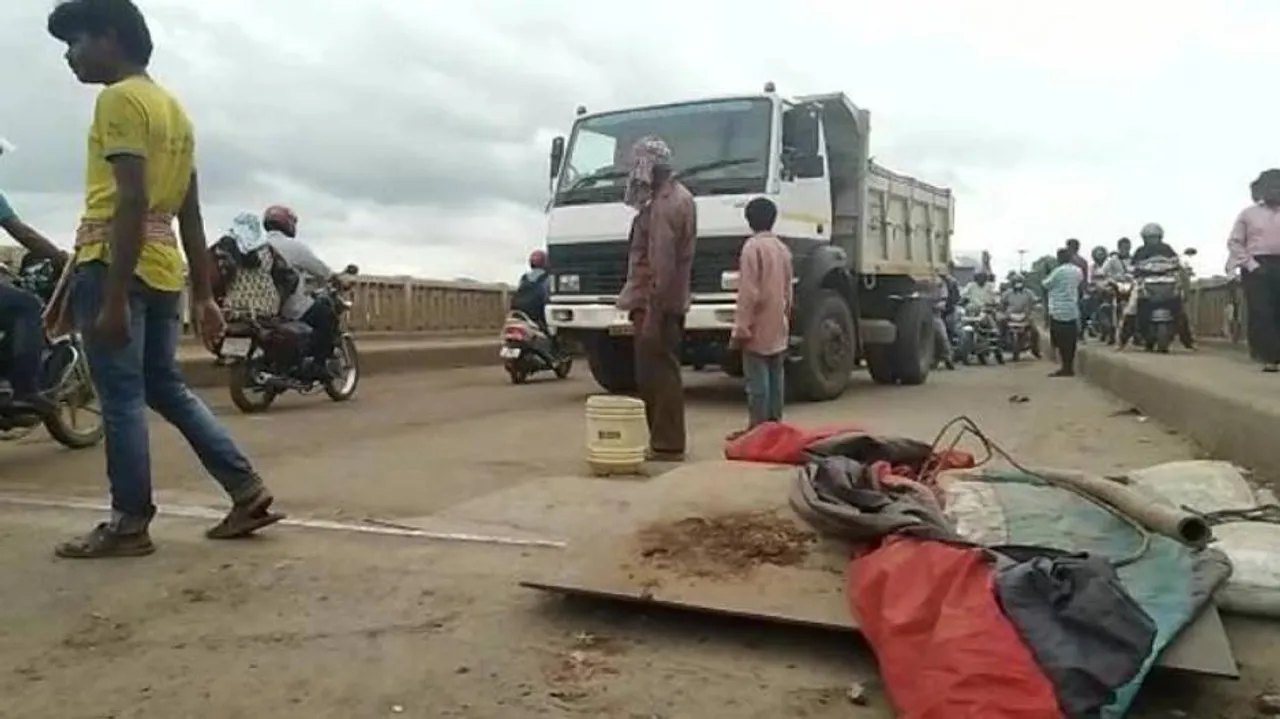 Slab Falls Off Rourkela Brahmani Bridge
