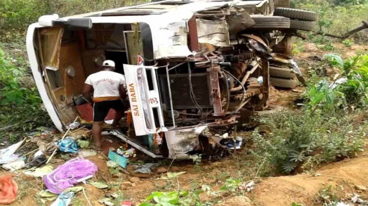 More than 40 injured as picnic bus overturns