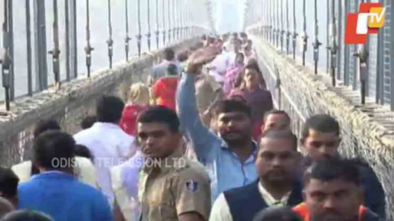 Devotees throng Dhabaleswar temple on 'Bada Osa'