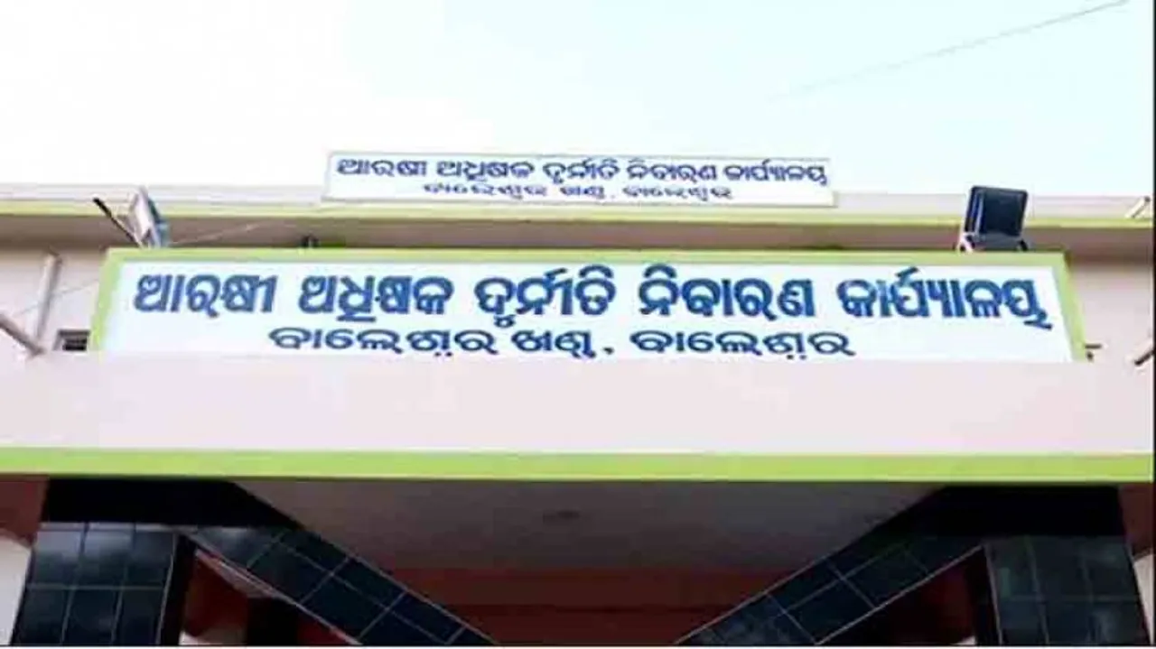 RI, two others nabbed by Vigilance sleuths