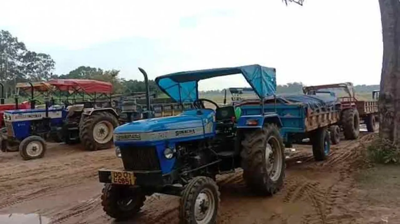 Locals detain 100 tractors protesting rampant sand mining in Balasore