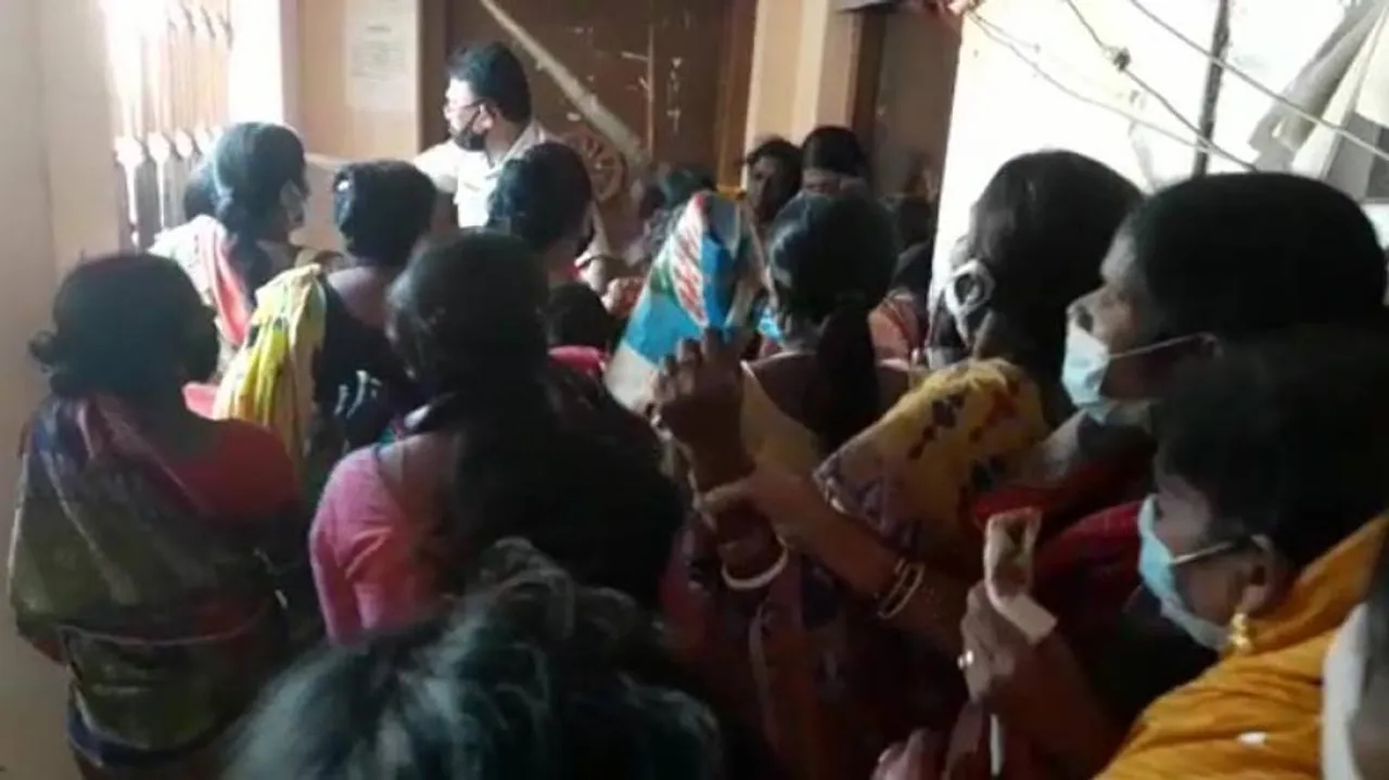 Odisha: Six Including 4 Policemen Injured During Violent Protest By Women