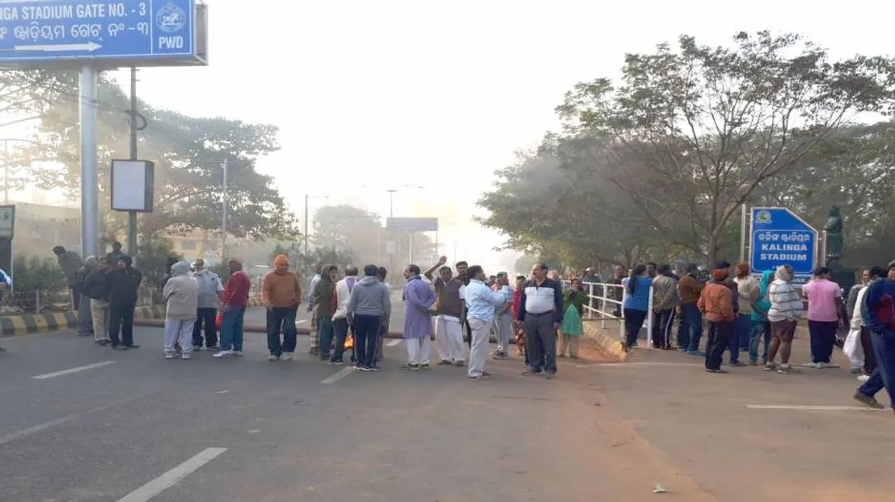 Family hit by unidentified vehicle during morning walk in Bhubaneswar