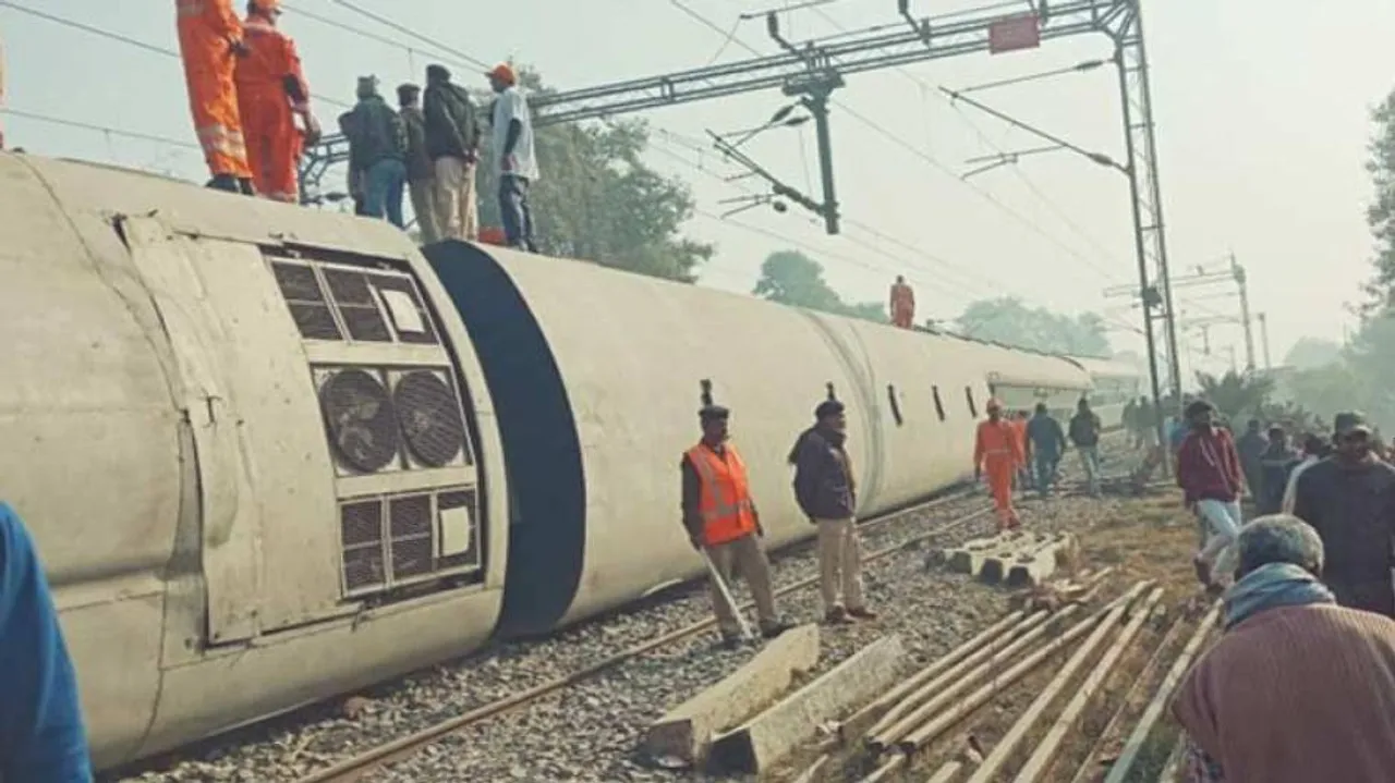 PM Modi, Rahul condoles Bihar train derailment victims